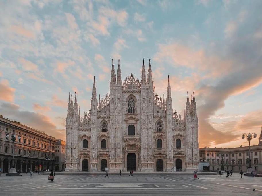 10' From Malpensa Casa Moderna, Netflix & Wi-Fi Lägenhet Casorate Sempione Exteriör bild