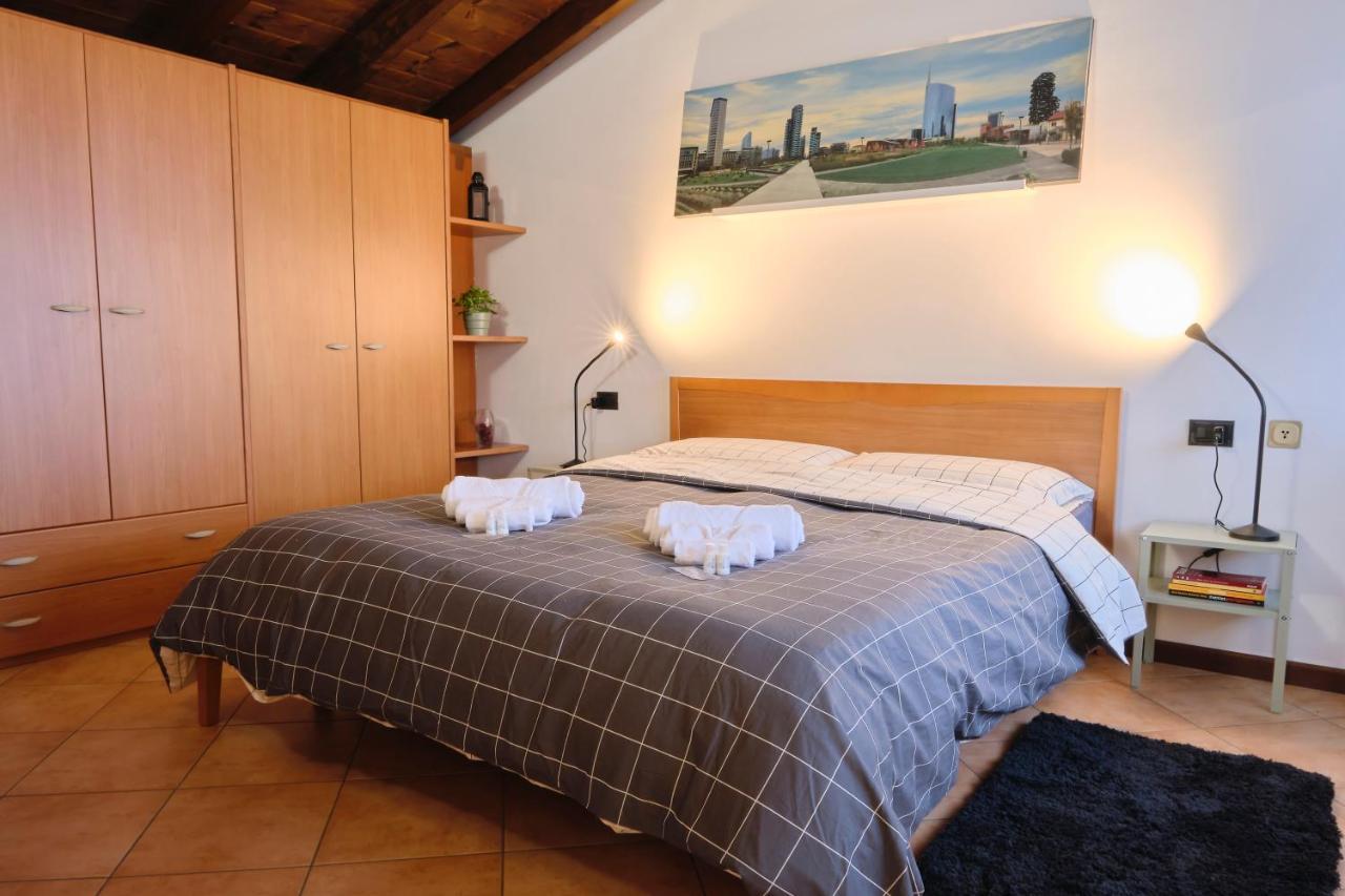 10' From Malpensa Casa Moderna, Netflix & Wi-Fi Lägenhet Casorate Sempione Exteriör bild