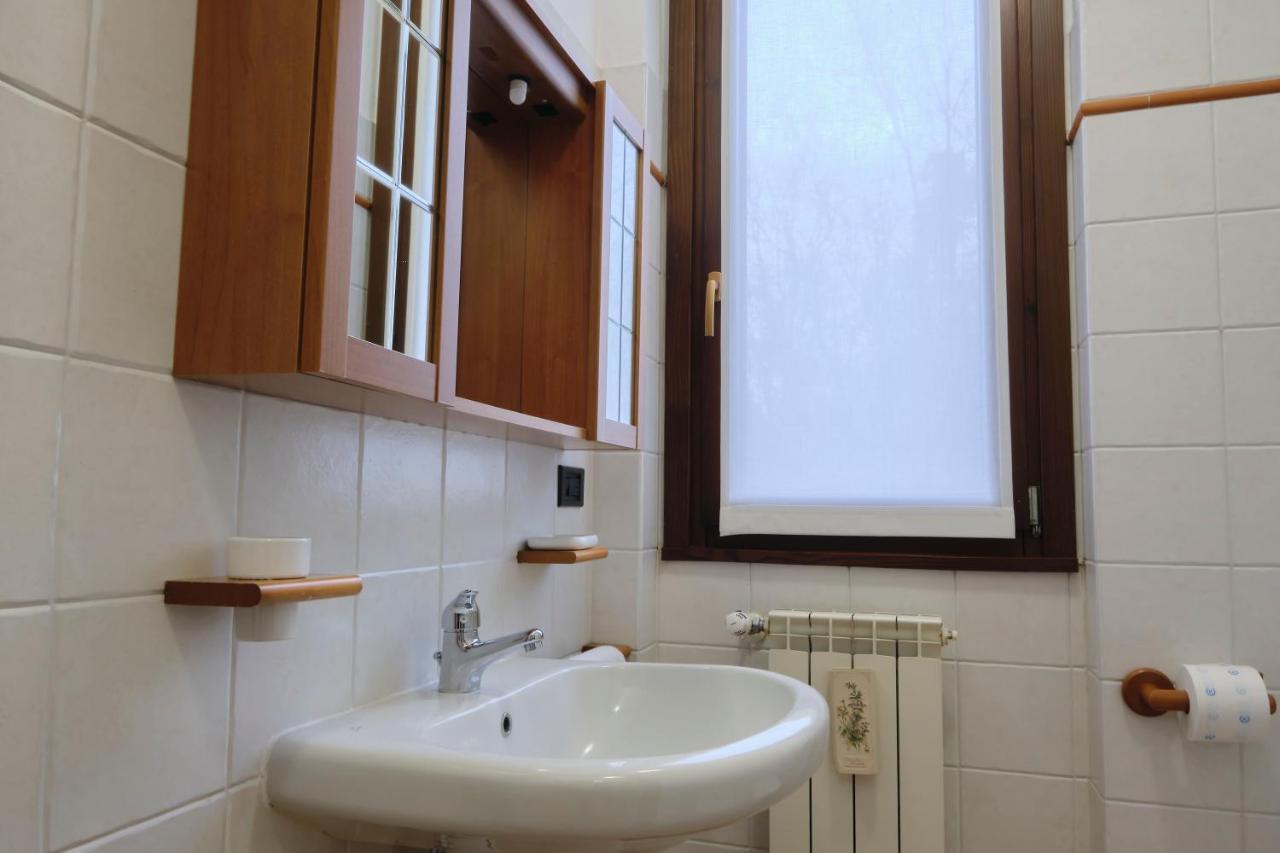 10' From Malpensa Casa Moderna, Netflix & Wi-Fi Lägenhet Casorate Sempione Exteriör bild